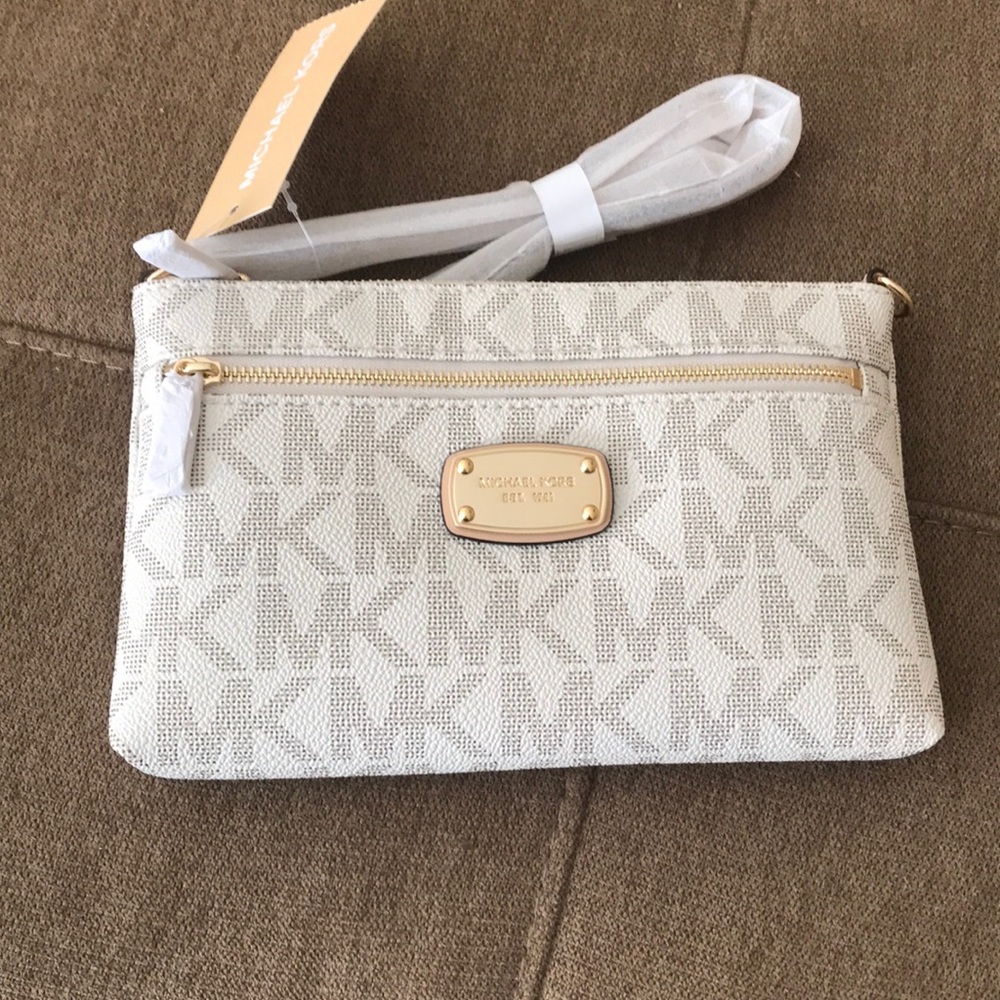 Michael Kors Large Jet Set Wristlet in Vanilla